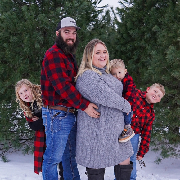 Meet your Posher, Aspen - Picture 1 of 2